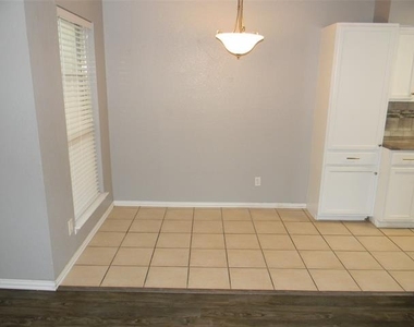 7024 Crosstimbers Lane - Photo Thumbnail 13