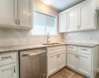 2714 Maple Drive - Photo Thumbnail 5