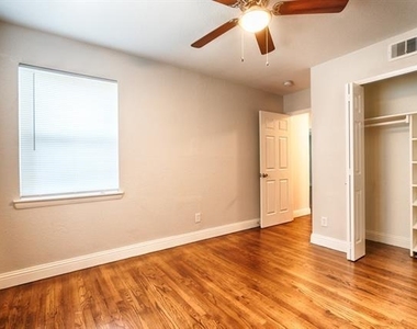 2714 Maple Drive - Photo Thumbnail 7