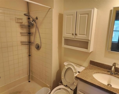 2513 Crown Circle - Photo Thumbnail 17