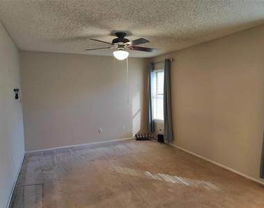 2513 Crown Circle - Photo Thumbnail 15