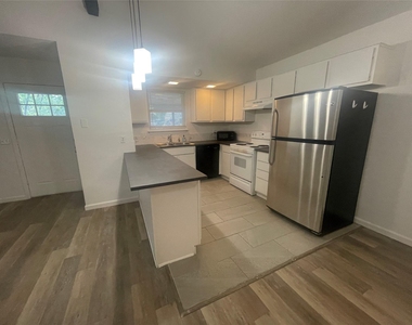4935 Curzon Avenue - Photo Thumbnail 2