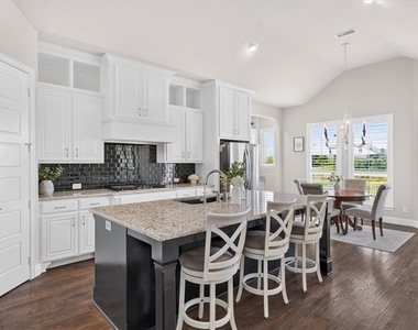 1306 Cypress Creek Way - Photo Thumbnail 4