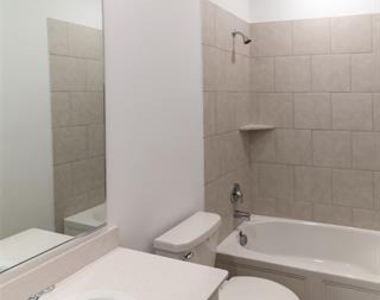 1837 Lake Grove Drive - Photo Thumbnail 5