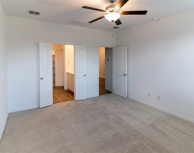 1837 Lake Grove Drive - Photo Thumbnail 15