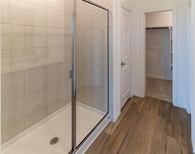1837 Lake Grove Drive - Photo Thumbnail 17