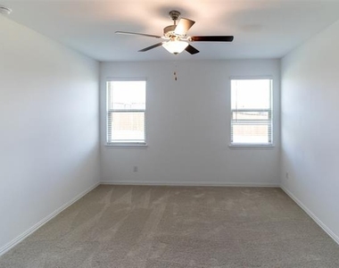 1837 Lake Grove Drive - Photo Thumbnail 21