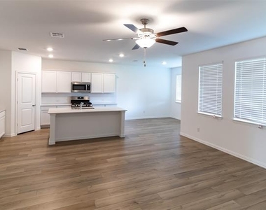 1837 Lake Grove Drive - Photo Thumbnail 12