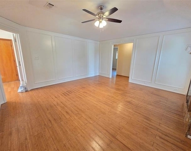 2011 Stradivarius Lane - Photo Thumbnail 4