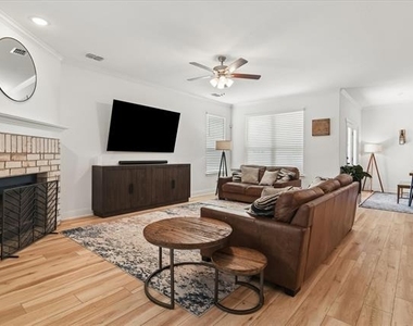 10032 Travis Drive - Photo Thumbnail 3