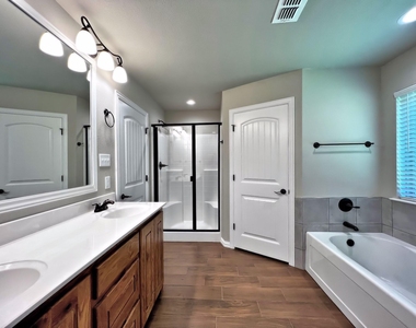 219 Clover Circle - Photo Thumbnail 11