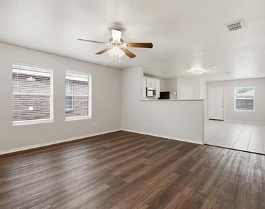 1132 Boxwood Drive - Photo Thumbnail 11