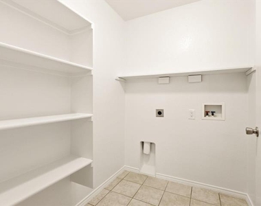 1132 Boxwood Drive - Photo Thumbnail 21