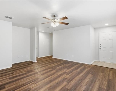 1132 Boxwood Drive - Photo Thumbnail 14