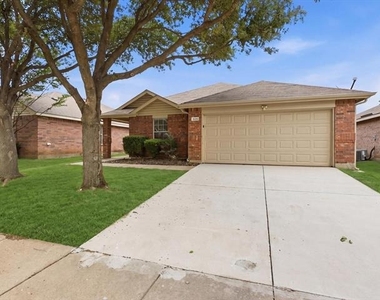 1132 Boxwood Drive - Photo Thumbnail 1