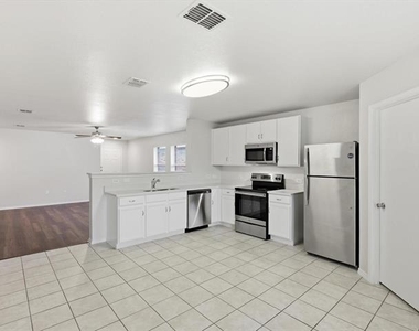 1132 Boxwood Drive - Photo Thumbnail 6