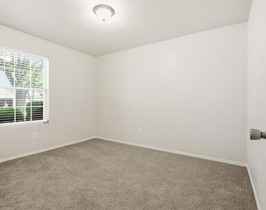 1132 Boxwood Drive - Photo Thumbnail 19