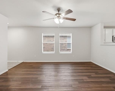 1132 Boxwood Drive - Photo Thumbnail 10