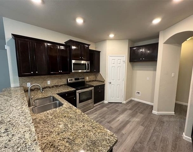 3020 Skinner Drive - Photo Thumbnail 4