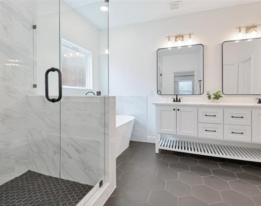 1805 Nomas Street - Photo Thumbnail 16