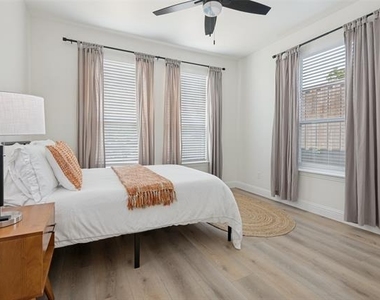1805 Nomas Street - Photo Thumbnail 23