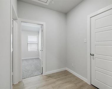 1136 Del Rio Drive - Photo Thumbnail 23