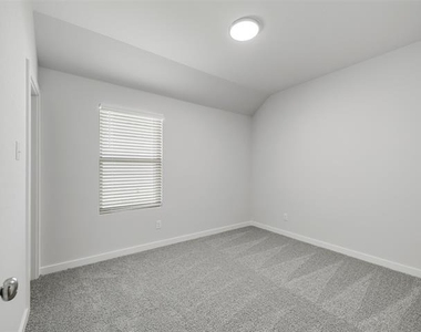 1136 Del Rio Drive - Photo Thumbnail 20