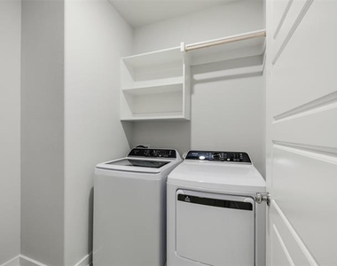 1136 Del Rio Drive - Photo Thumbnail 25