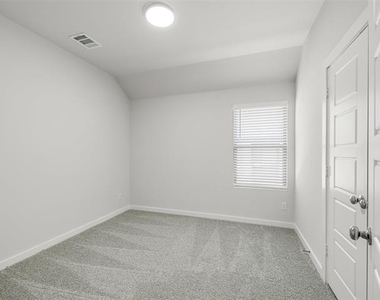 1136 Del Rio Drive - Photo Thumbnail 24