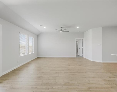 1136 Del Rio Drive - Photo Thumbnail 10