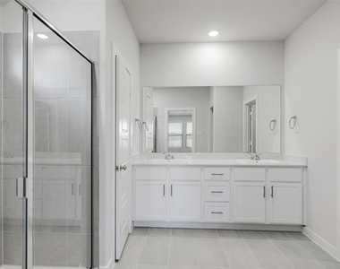 1136 Del Rio Drive - Photo Thumbnail 16