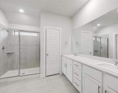 1136 Del Rio Drive - Photo Thumbnail 18