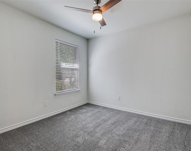 312 Stanford - Photo Thumbnail 21