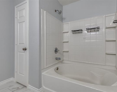 312 Stanford - Photo Thumbnail 17