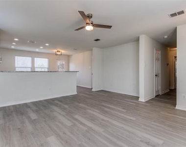 312 Stanford - Photo Thumbnail 6