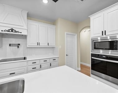 4434 Verbena Street - Photo Thumbnail 10