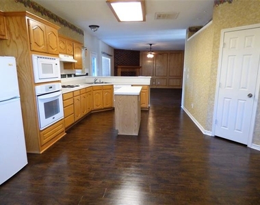 1509 Appalachian Drive - Photo Thumbnail 2