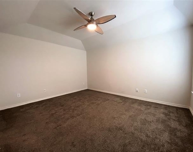 8814 Tucker Street - Photo Thumbnail 6