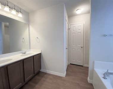 8814 Tucker Street - Photo Thumbnail 7