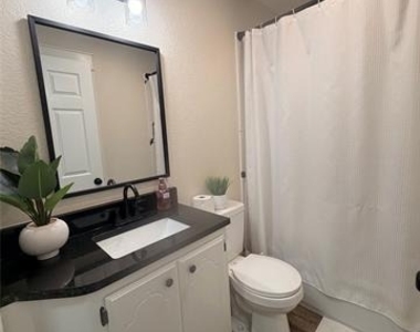1512 Lexington Street - Photo Thumbnail 5