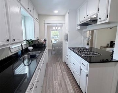 1512 Lexington Street - Photo Thumbnail 10
