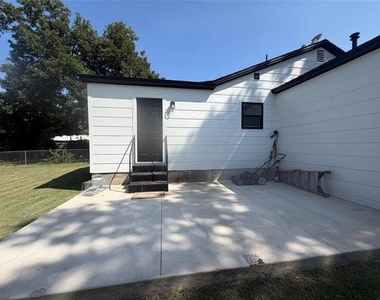 1512 Lexington Street - Photo Thumbnail 16
