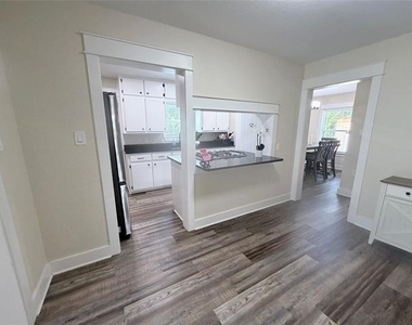 1512 Lexington Street - Photo Thumbnail 7