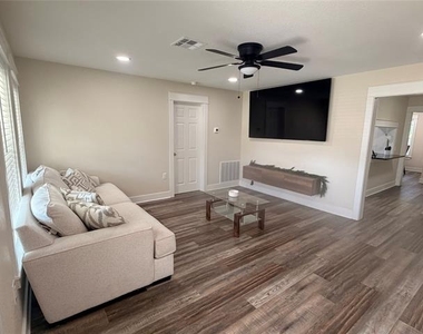 1512 Lexington Street - Photo Thumbnail 1