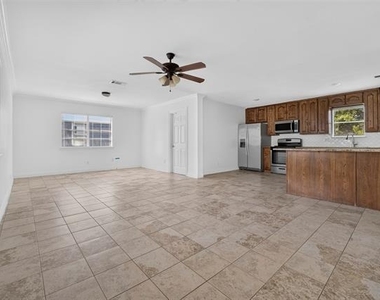 909 Rosewood Hills Drive - Photo Thumbnail 6