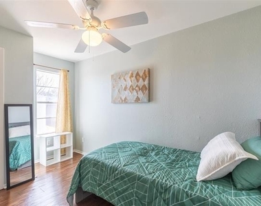 1689 Chachalaca Lane - Photo Thumbnail 17