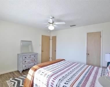 2810 Arrowhead Drive - Photo Thumbnail 25