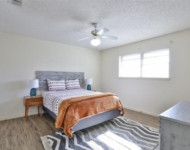 2810 Arrowhead Drive - Photo Thumbnail 24