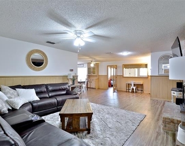 2810 Arrowhead Drive - Photo Thumbnail 1