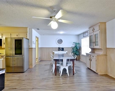 2810 Arrowhead Drive - Photo Thumbnail 9